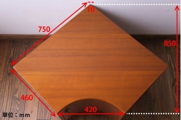 北欧家具　ビンテージ　G-PLAN(ジープラン)　チーク材の柔らかな雰囲気が魅力のコーナーキャビネット(サイドボード)