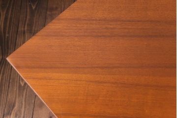 北欧家具　ビンテージ　G-PLAN(ジープラン)　チーク材の柔らかな雰囲気が魅力のコーナーキャビネット(サイドボード)