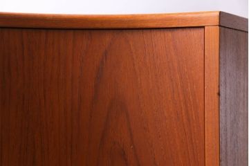 北欧家具　ビンテージ　G-PLAN(ジープラン)　チーク材の柔らかな雰囲気が魅力のコーナーキャビネット(サイドボード)