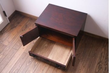 中古美品　伝統民芸家具　岩谷堂　桐紋　杢目と金具が存在感を放つ箪笥ローボード(テレビボード、戸棚)