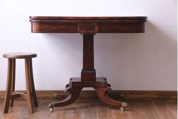 アンティーク家具　イギリスアンティーク　マホガニー材　天板折り畳み式　ゲームテーブル(バタフライテーブル、サイドテーブル、コンソールテーブル)