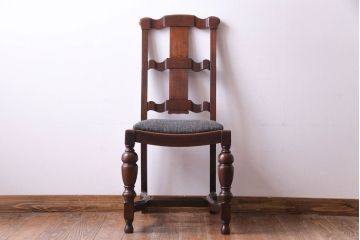 アンティーク家具　イギリスアンティーク　ウォールナット材 リボンのような背もたれがエレガントなチェア(ダイニングチェア、ワークチェア、椅子)