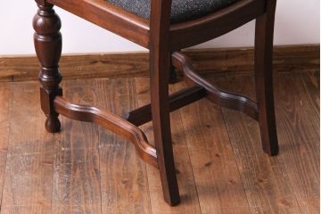 アンティーク家具　イギリスアンティーク　ウォールナット材 リボンのような背もたれがエレガントなチェア(ダイニングチェア、ワークチェア、椅子)