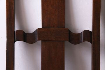 アンティーク家具　イギリスアンティーク　ウォールナット材 リボンのような背もたれがエレガントなチェア(ダイニングチェア、ワークチェア、椅子)(1)