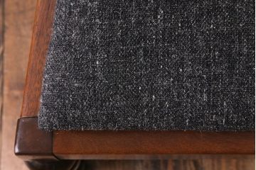 アンティーク家具　イギリスアンティーク　ウォールナット材 リボンのような背もたれがエレガントなチェア(ダイニングチェア、ワークチェア、椅子)(1)