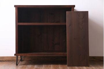 アンティーク家具　昭和中期　モールガラス入り　スッキリとした和のテイストが魅力のガラス戸棚(収納棚、リビングボード)