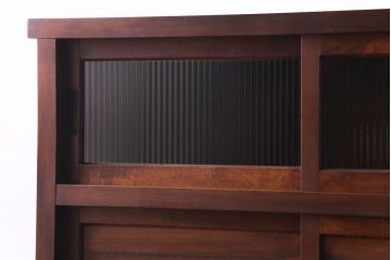 アンティーク家具　昭和中期　モールガラス入り　スッキリとした和のテイストが魅力のガラス戸棚(収納棚、リビングボード)