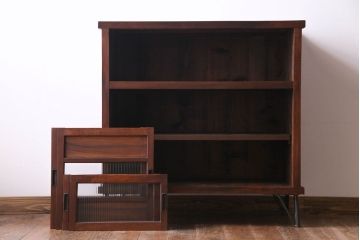 アンティーク家具　昭和中期　モールガラス入り　スッキリとした和のテイストが魅力のガラス戸棚(収納棚、リビングボード)