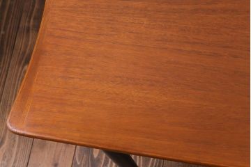 北欧ビンテージ　チーク材　ペイント家具　コントラストがスタイリッシュなセンターテーブル