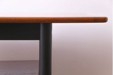 北欧ビンテージ　チーク材　ペイント家具　コントラストがスタイリッシュなセンターテーブル