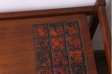 ヴィンテージ家具　北欧ビンテージ　チーク材　温もり感じる木味のキャスター付きトロリー(キッチンワゴン、サイドテーブル)