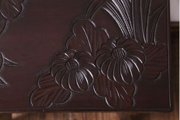 アンティーク雑貨　中古美品　伝統工芸　繊細かつ大胆な彫りのデザインが目をひくサイドテーブル(花台、飾り台)