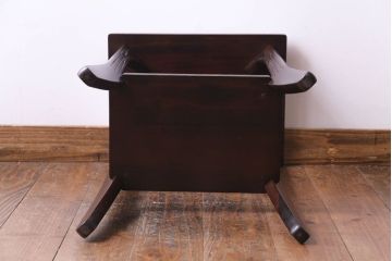 アンティーク雑貨　中古美品　伝統工芸　繊細かつ大胆な彫りのデザインが目をひくサイドテーブル(花台、飾り台)