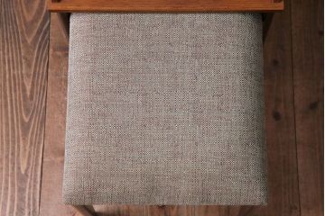 アンティーク家具　北欧家具　チーク材製　珍しいデザインのテレフォンベンチ(サイドテーブル、花台)