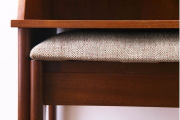 アンティーク家具　北欧家具　チーク材製　珍しいデザインのテレフォンベンチ(サイドテーブル、花台)