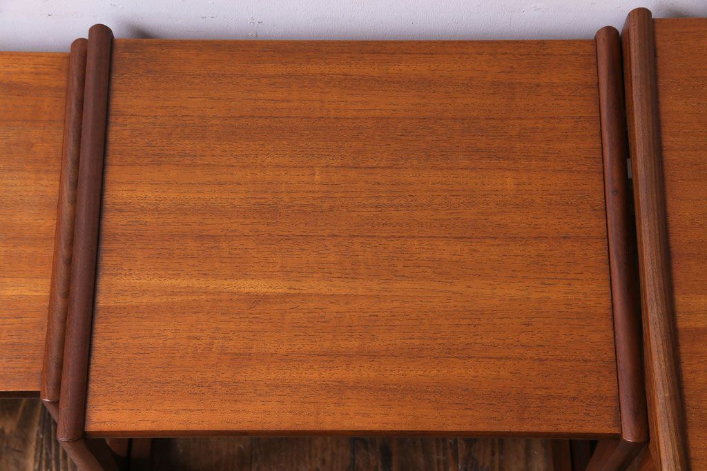 北欧家具　G-PLAN　チーク材　コンパクトな仕様が魅力のネストテーブル(サイドテーブル)