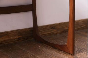 北欧家具　G-PLAN　チーク材　コンパクトな仕様が魅力のネストテーブル(サイドテーブル)