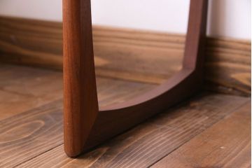 北欧家具　G-PLAN　チーク材　コンパクトな仕様が魅力のネストテーブル(サイドテーブル)