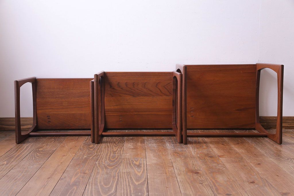 北欧家具　G-PLAN　チーク材　コンパクトな仕様が魅力のネストテーブル(サイドテーブル)