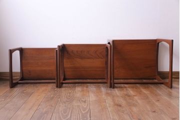 北欧家具　G-PLAN　チーク材　コンパクトな仕様が魅力のネストテーブル(サイドテーブル)