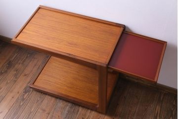 北欧家具　ビンテージ　チーク材　スタイリッシュな雰囲気のキャスター付きトロリー(キッチンワゴン、サイドテーブル)