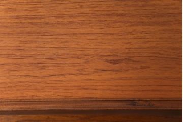 北欧家具　ビンテージ　チーク材　スタイリッシュな雰囲気のキャスター付きトロリー(キッチンワゴン、サイドテーブル)