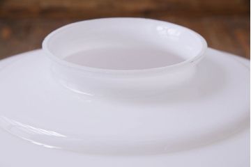 レトロ　シンプルな乳白ガラスのペンダントライト(吊り下げ照明・天井照明)