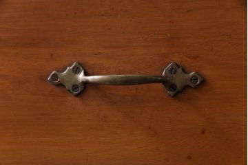 レトロ家具　昭和レトロ　素朴な木の風合いが魅力のシンプルなサイドテーブル(カフェテーブル、飾り台、引き出し)