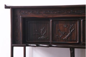 民芸家具　黒檀無垢材　花鳥図　高級品!華やかな彫りが見事な唐木の飾り棚(茶棚、戸棚)