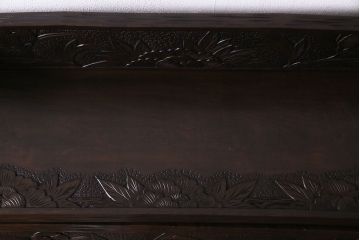 ヴィンテージ家具　ビンテージ　伝統工芸軽井沢彫り　精巧な彫りが見事なライティングビューロー(簿記机、在宅ワーク、在宅用デスク)