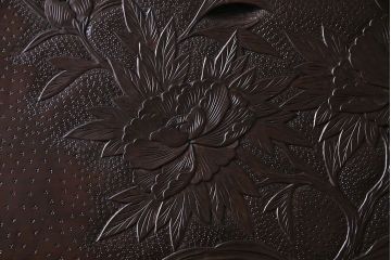 ヴィンテージ家具　ビンテージ　伝統工芸軽井沢彫り　精巧な彫りが見事なライティングビューロー(簿記机、在宅ワーク、在宅用デスク)