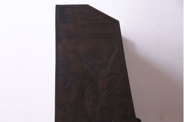ヴィンテージ家具　ビンテージ　伝統工芸軽井沢彫り　精巧な彫りが見事なライティングビューロー(簿記机、在宅ワーク、在宅用デスク)