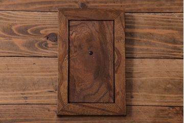 レトロ家具　昭和レトロ　前面ケヤキ材　リメイク　存在感のある杢目の鉄脚サイドボード(戸棚、収納棚)