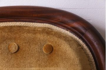 アンティーク家具　イギリスアンティーク　マホガニー材　優雅なシルエットが魅力のナーシングチェア(イス、椅子)