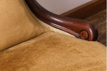 アンティーク家具　イギリスアンティーク　マホガニー材　優雅なシルエットが魅力のナーシングチェア(イス、椅子)