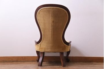 アンティーク家具　イギリスアンティーク　マホガニー材　優雅なシルエットが魅力のナーシングチェア(イス、椅子)