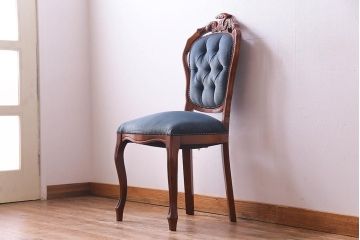 ビンテージ家具　ヨーロッパヴィンテージ　クラシカルなデザインが目を惹くロココ調ダイニングチェア(サロンチェア、椅子)(3)