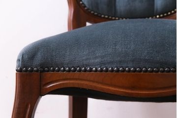 ビンテージ家具　ヨーロッパヴィンテージ　クラシカルなデザインが目を惹くロココ調ダイニングチェア(サロンチェア、椅子)(3)