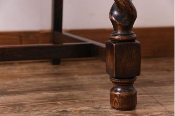アンティーク家具　イギリスアンティーク　オーク材　ツイストレッグがおしゃれなシックなチェア(ダイニングチェア、イス)(1)