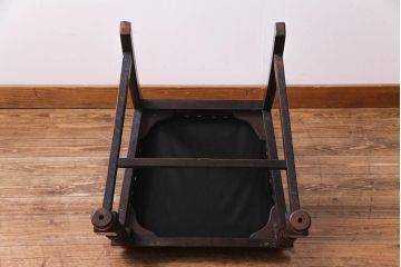 アンティーク家具　イギリスアンティーク　オーク材　ツイストレッグがおしゃれなシックなチェア(ダイニングチェア、イス)