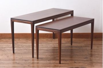 北欧家具　ビンテージ　チーク材　横長タイプが珍しいネストテーブル(サイドテーブル、コンソールテーブル)