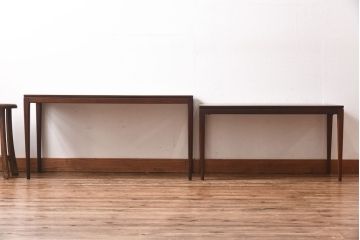 北欧家具　ビンテージ　チーク材　横長タイプが珍しいネストテーブル(サイドテーブル、コンソールテーブル)