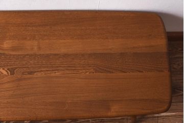 ヴィンテージ家具　ERCOL(アーコール)　イギリスビンテージ　マガジンラック付きローテーブル(センターテーブル、コーヒーテーブル)