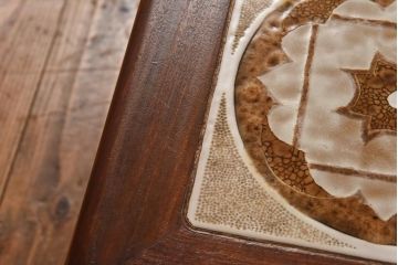 ヴィンテージ家具　北欧ビンテージ　G-PLAN(ジープラン)　チーク材　タイル天板がおしゃれなサイドテーブル(センターテーブル、コーヒーテーブル)(2)