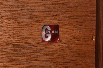 ヴィンテージ家具　北欧ビンテージ　G-PLAN(ジープラン)　チーク材　タイル天板がおしゃれなサイドテーブル(センターテーブル、コーヒーテーブル)(2)