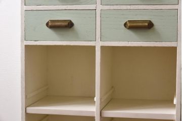 昭和期　リメイク家具　淡いカラーが爽やかなペイントロッカー(収納棚、サイドチェスト)