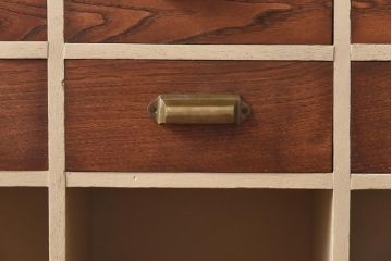 昭和期　リメイク家具　レトロな雰囲気漂うペイントロッカー(収納棚、サイドチェスト)