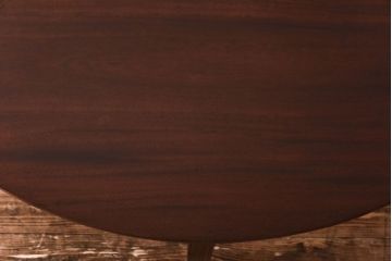 アンティーク家具　イギリスアンティーク　ウォールナット材　エレガントな半円形のコンソールテーブル(サイドテーブル、飾り台)