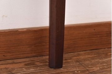 アンティーク家具　イギリスアンティーク　ウォールナット材　エレガントな半円形のコンソールテーブル(サイドテーブル、飾り台)