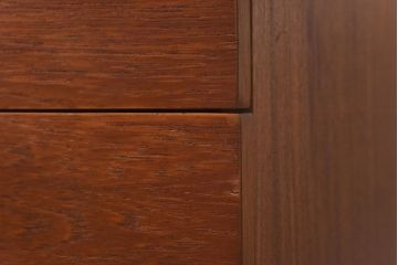 ビンテージ家具　北欧ヴィンテージ　チーク材　細身の脚がおしゃれなドレッシングチェスト(ドレッサー)